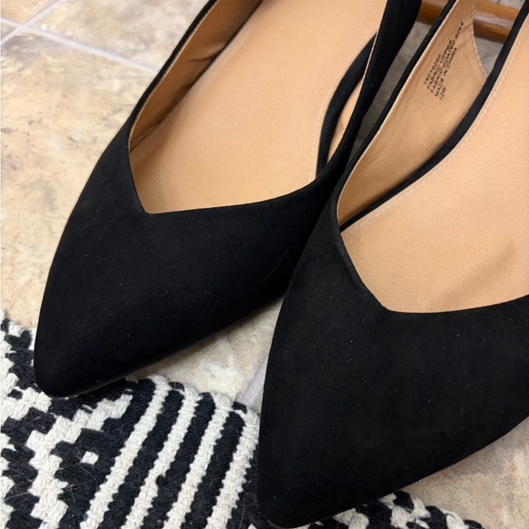 Torrid black velour velvet kitten heels bow back size 12 - Picture 6 of 6